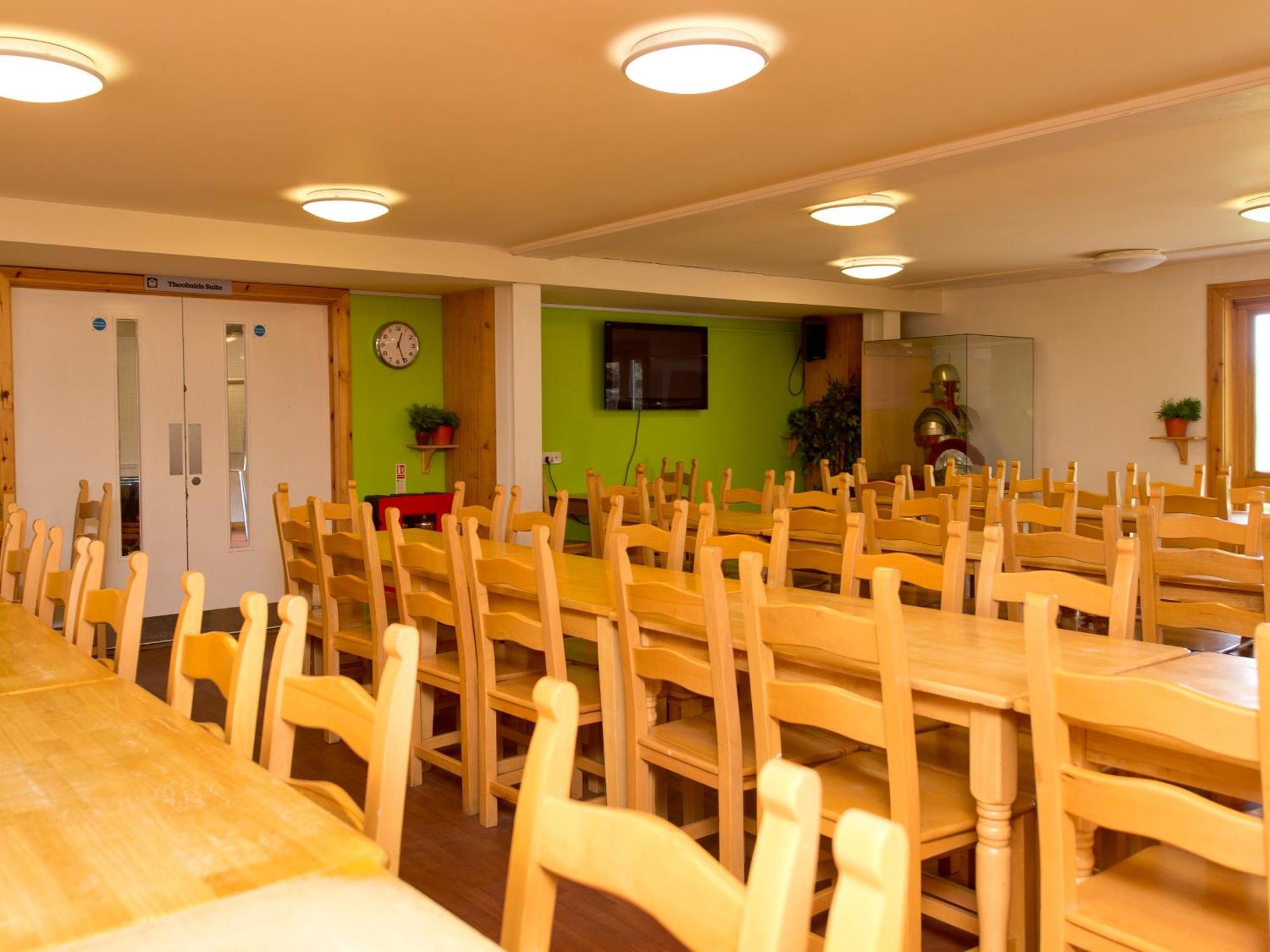 Yha London Lee Valley Cheshunt Exterior photo